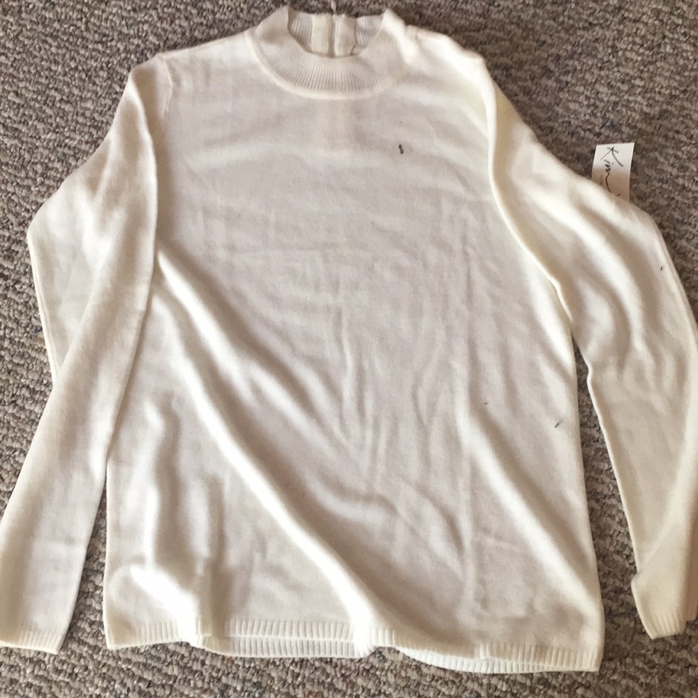 ✨NWT✨Small Kim Rogers Career Top